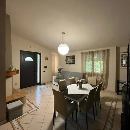 La Casa Nei Pini דירה קאסארנו